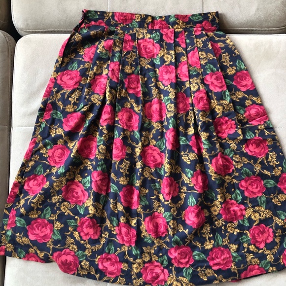 DIVERSITY midi flowy floral skirt in size 14P - Picture 2 of 9